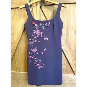 LAUNDRY by Shelli Segal. Size 4. Column sheath mini dress.